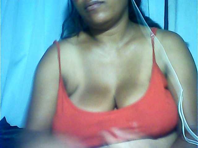 MIRANDAW's BongaCams show and profile