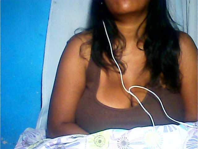 MIRANDAW's BongaCams show and profile