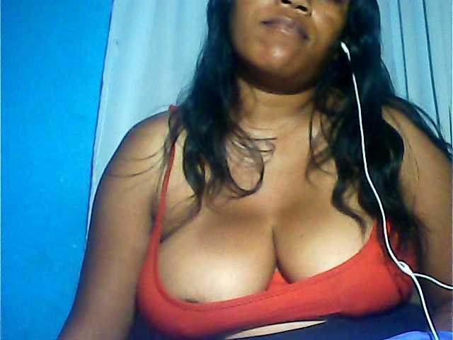 MIRANDAW's BongaCams show and profile