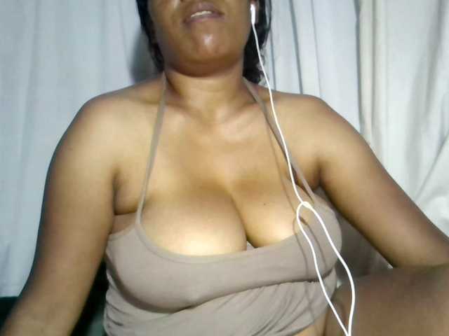 MIRANDAW's BongaCams show and profile