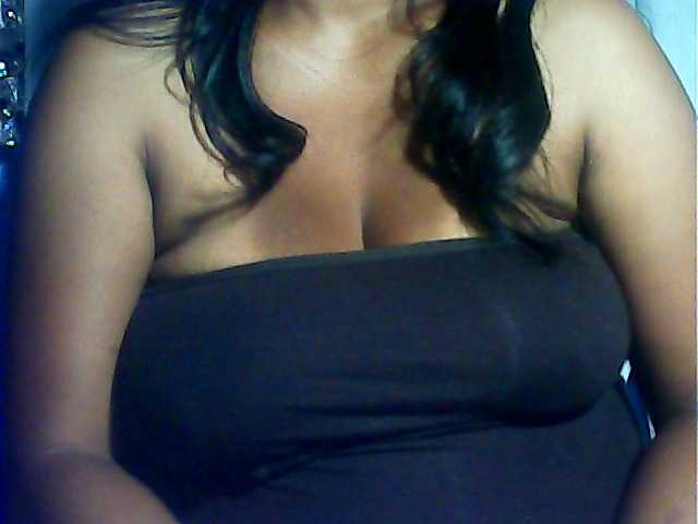 MIRANDAW's BongaCams show and profile