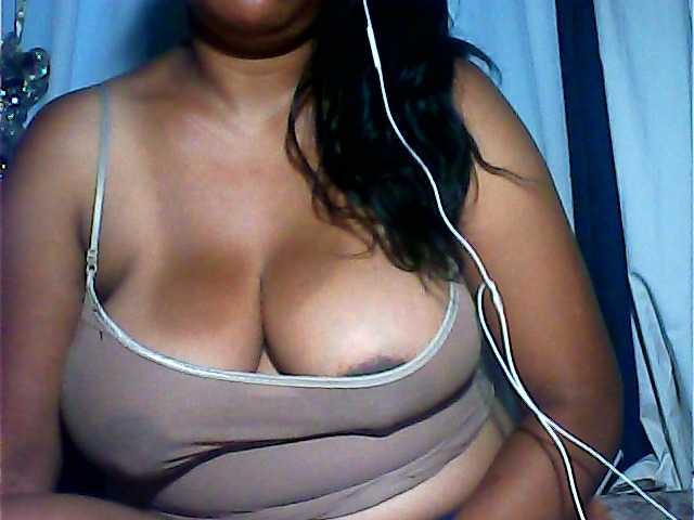 MIRANDAW's BongaCams show and profile