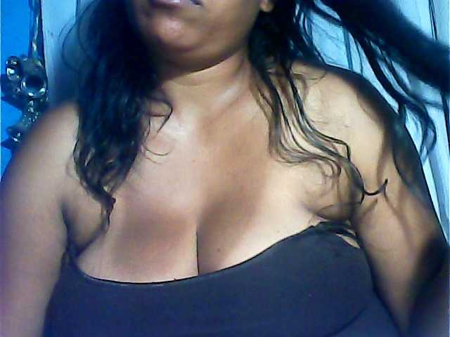 MIRANDAW's BongaCams show and profile