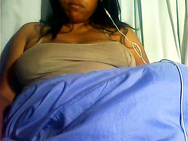 MIRANDAW's BongaCams show and profile