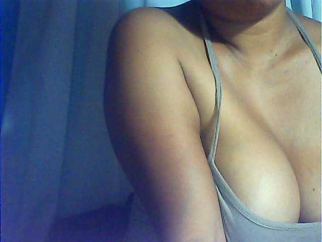 MIRANDAW's BongaCams show and profile