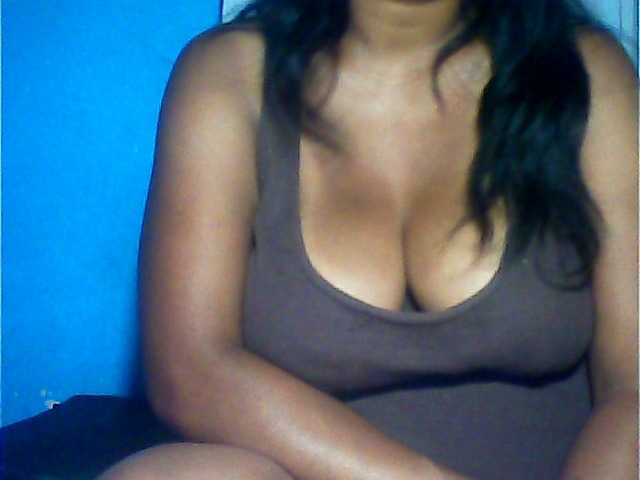 MIRANDAW's BongaCams show and profile