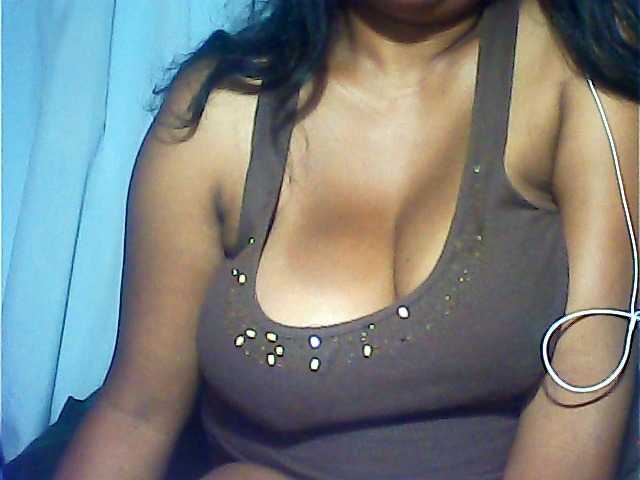 MIRANDAW's BongaCams show and profile