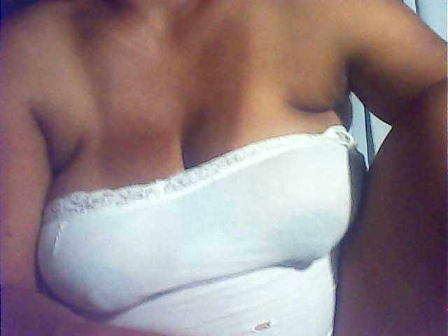 MIRANDAW's BongaCams show and profile