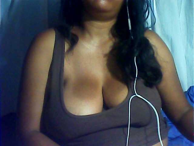 MIRANDAW's BongaCams show and profile