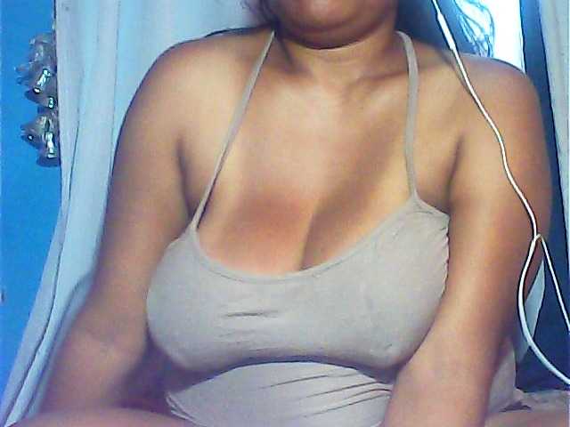 MIRANDAW's BongaCams show and profile