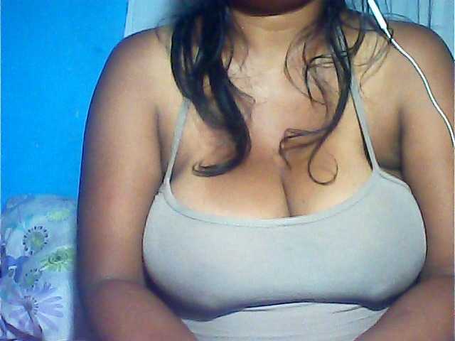 MIRANDAW's BongaCams show and profile