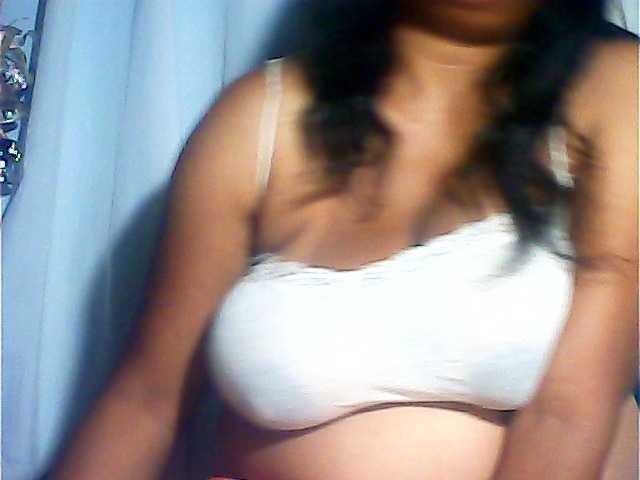 MIRANDAW's BongaCams show and profile