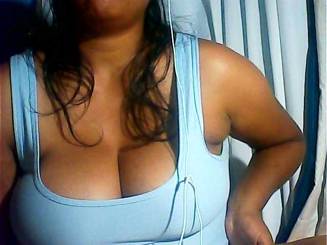 MIRANDAW's BongaCams show and profile