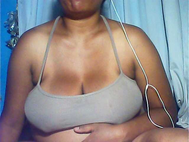 MIRANDAW's BongaCams show and profile