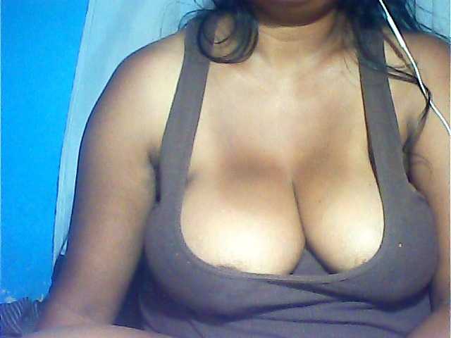 MIRANDAW's BongaCams show and profile