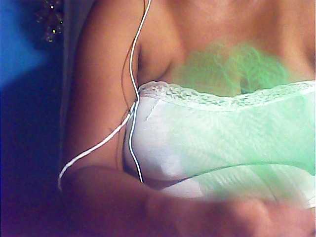 MIRANDAW's BongaCams show and profile