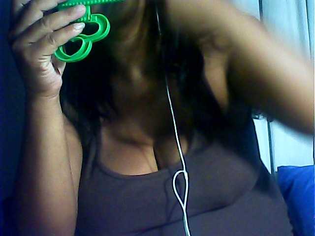 MIRANDAW's BongaCams show and profile