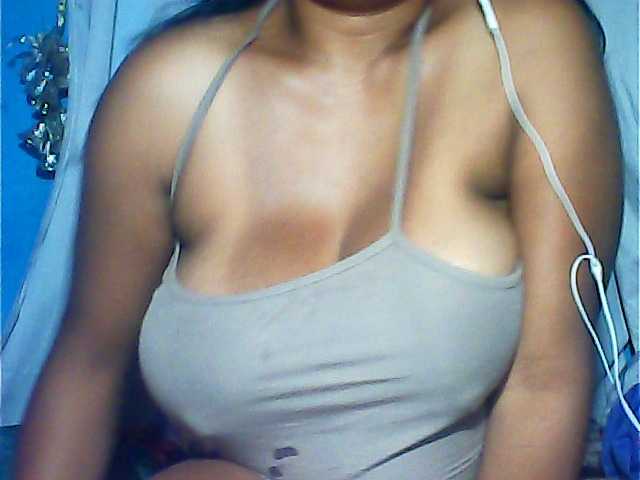 MIRANDAW's BongaCams show and profile