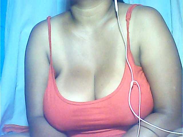 MIRANDAW's BongaCams show and profile