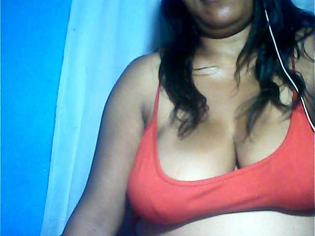 MIRANDAW's BongaCams show and profile