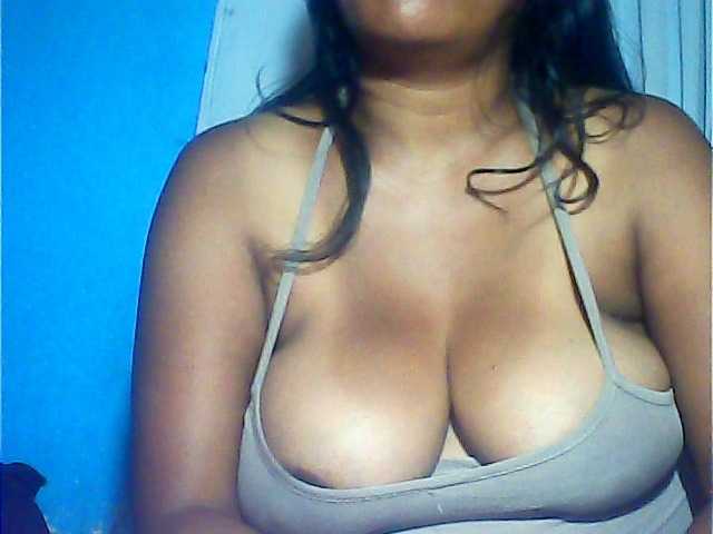 MIRANDAW's BongaCams show and profile