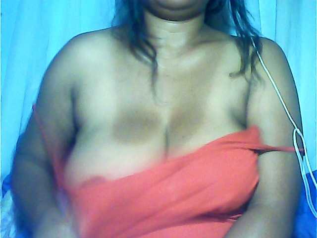 MIRANDAW's BongaCams show and profile