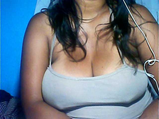 MIRANDAW's BongaCams show and profile