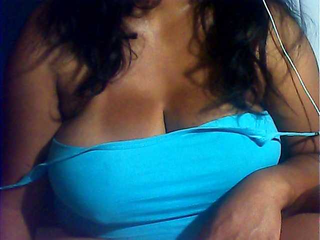 MIRANDAW's BongaCams show and profile