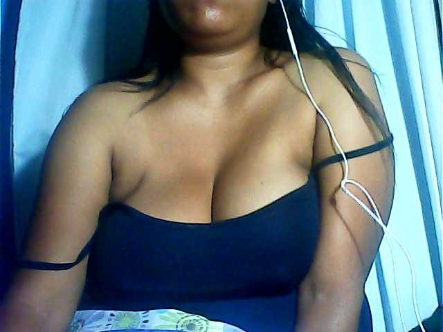 MIRANDAW's BongaCams show and profile