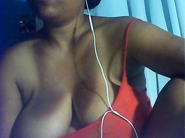 MIRANDAW's BongaCams show and profile