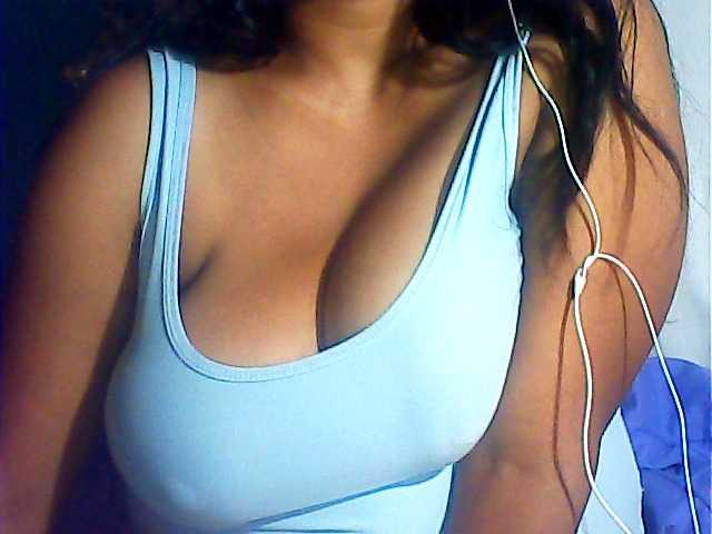 MIRANDAW's BongaCams show and profile