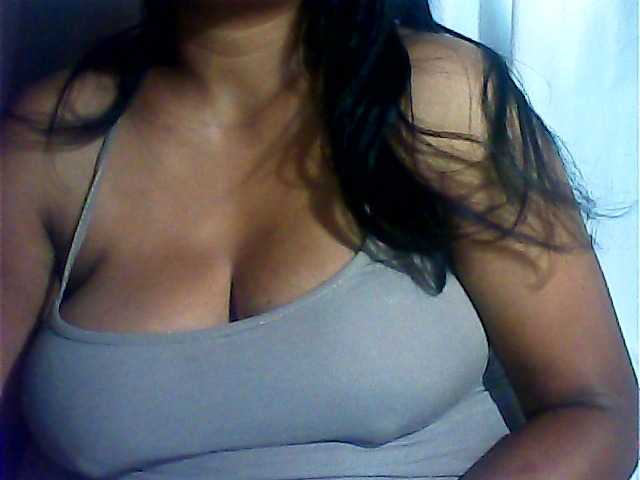 MIRANDAW's BongaCams show and profile