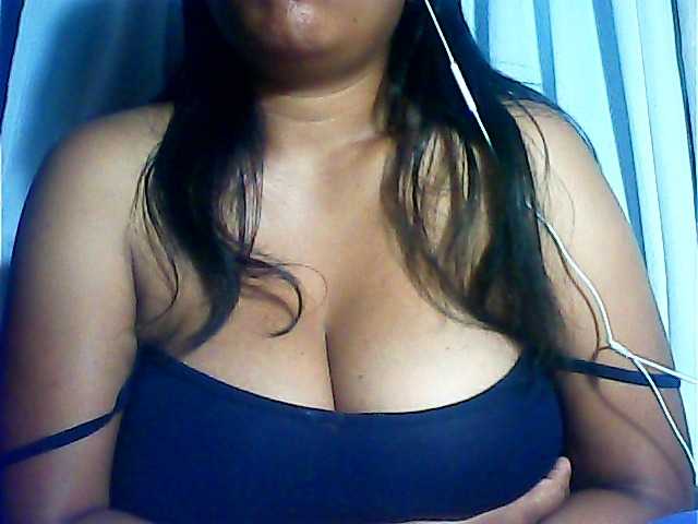 MIRANDAW's BongaCams show and profile