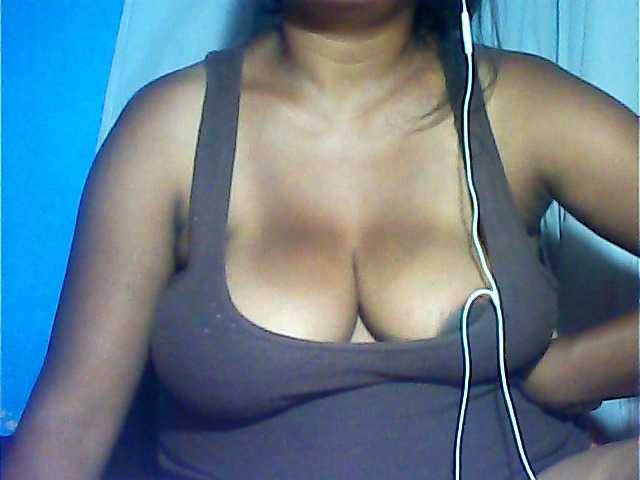 MIRANDAW's BongaCams show and profile