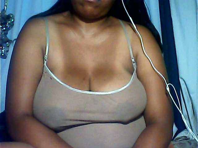 MIRANDAW's BongaCams show and profile