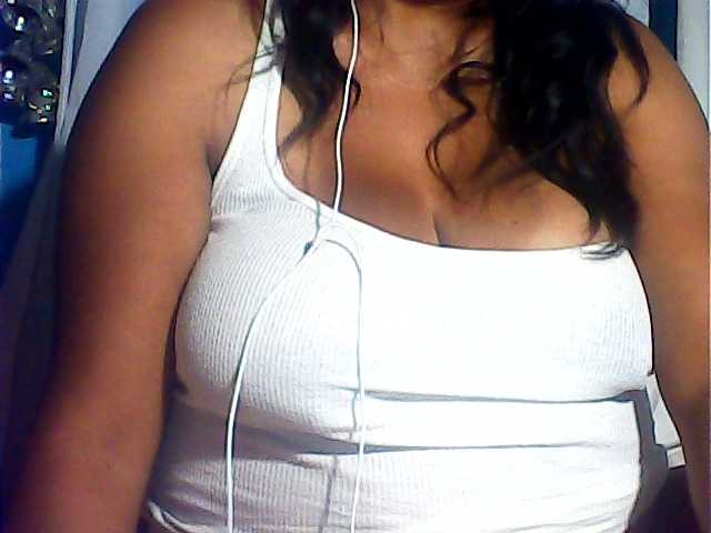 MIRANDAW's BongaCams show and profile