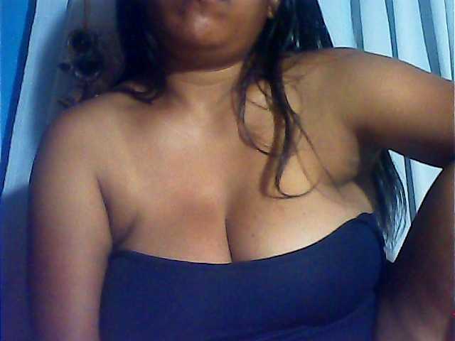 MIRANDAW's BongaCams show and profile