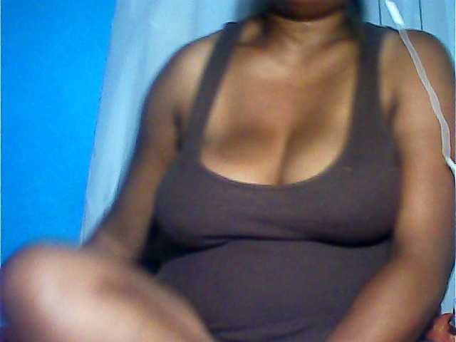 MIRANDAW's BongaCams show and profile