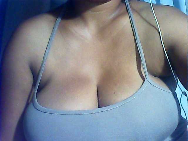 MIRANDAW's BongaCams show and profile