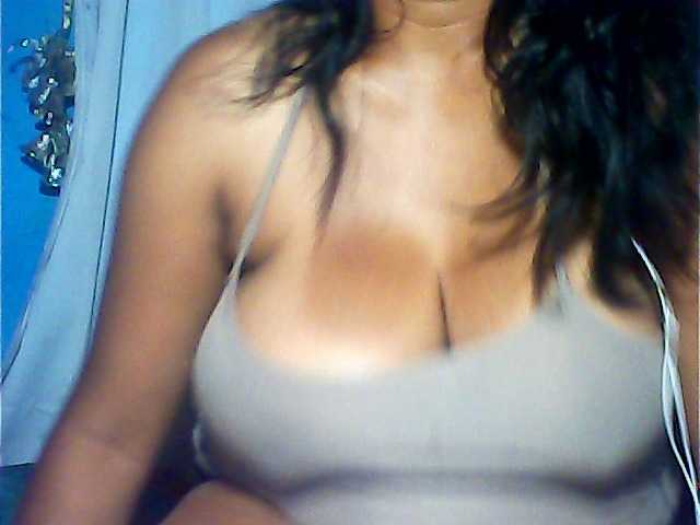 MIRANDAW's BongaCams show and profile