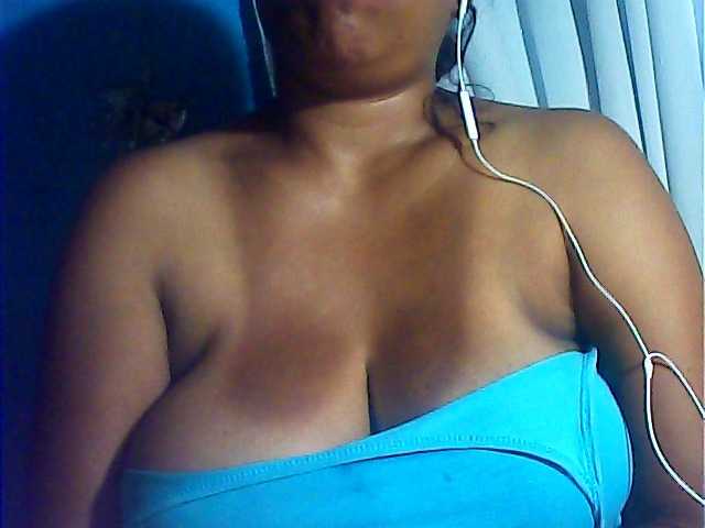 MIRANDAW's BongaCams show and profile