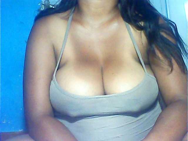 MIRANDAW's BongaCams show and profile