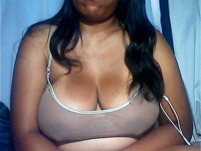 MIRANDAW's BongaCams show and profile