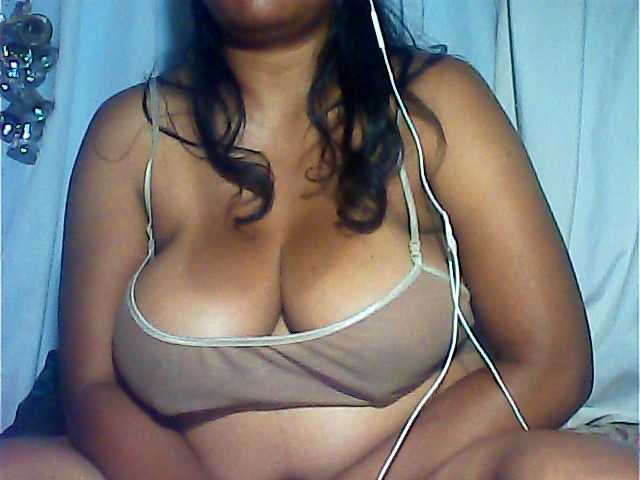 MIRANDAW's BongaCams show and profile