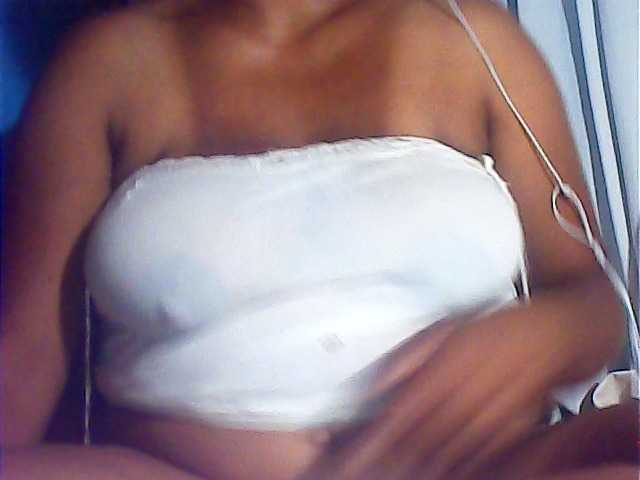 MIRANDAW's BongaCams show and profile