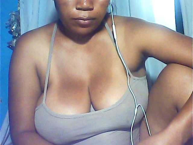 MIRANDAW's BongaCams show and profile