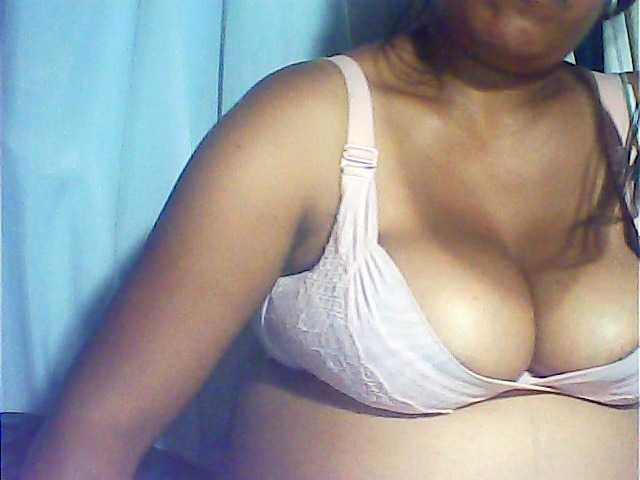 MIRANDAW's BongaCams show and profile