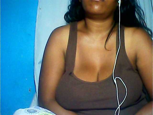 MIRANDAW's BongaCams show and profile