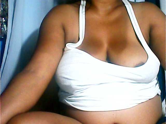 MIRANDAW's BongaCams show and profile