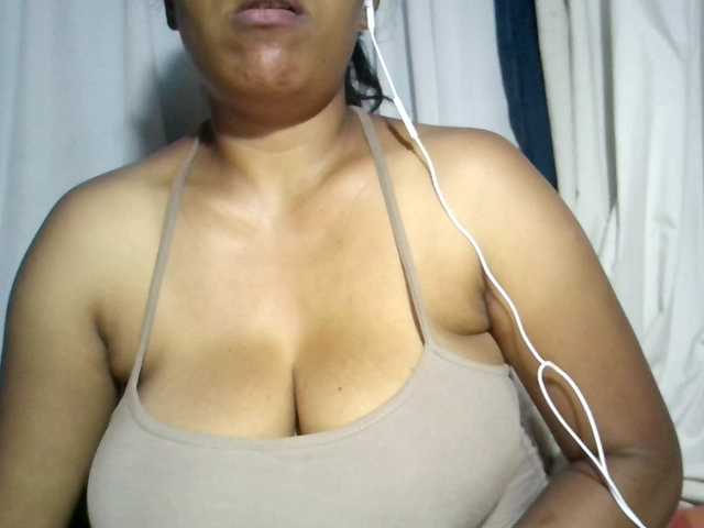 MIRANDAW's BongaCams show and profile